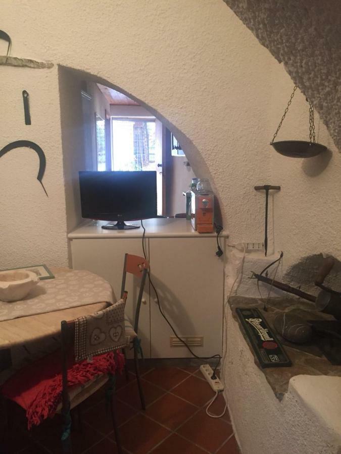 Tavernetta A 10 Minuti Dal Mare Villa Diano San Pietro Exterior photo