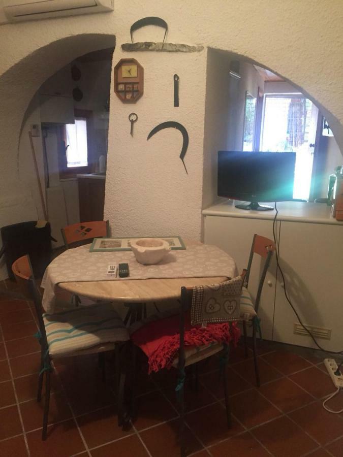 Tavernetta A 10 Minuti Dal Mare Villa Diano San Pietro Exterior photo